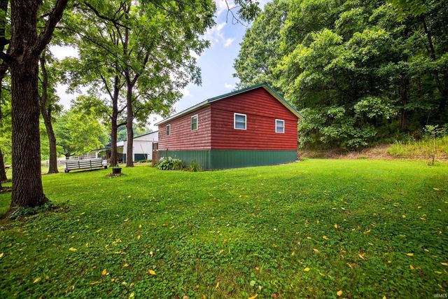 6257 E Calvertville Road, Bloomfield, IN 47424