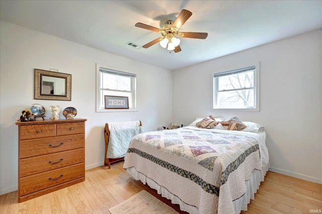 6257 E Calvertville Road, Bloomfield, IN 47424