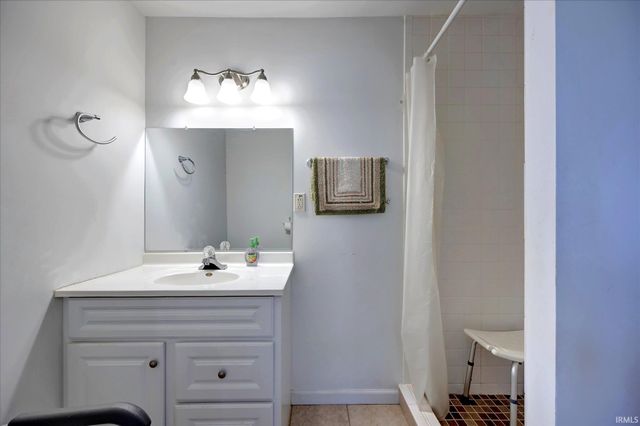 6257 E Calvertville Road, Bloomfield, IN 47424