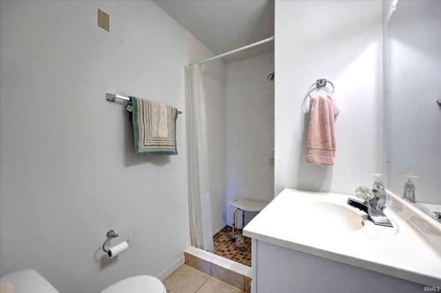 6257 E Calvertville Road, Bloomfield, IN 47424