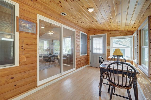 6257 E Calvertville Road, Bloomfield, IN 47424