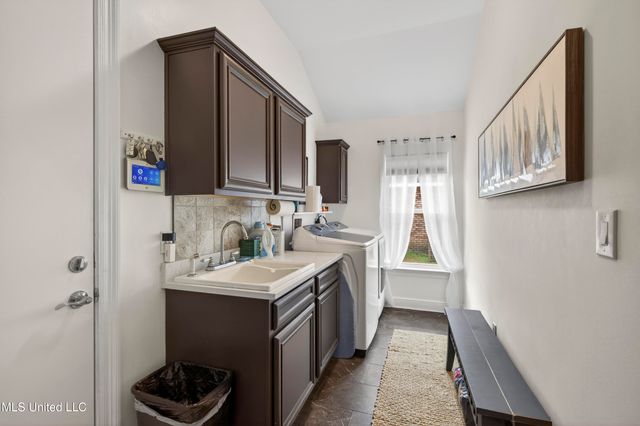 14087 Maddie Circle, D'iberville, MS 39540