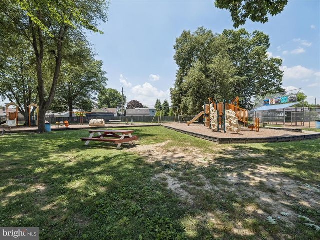 3428 MOUNT VERNON AVE, Brookhaven, PA 19015