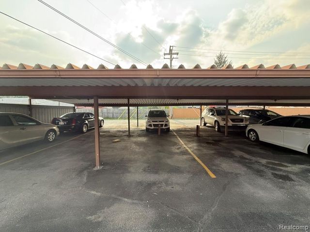 19585 Masonic Boulevard 21, Roseville, MI 48066