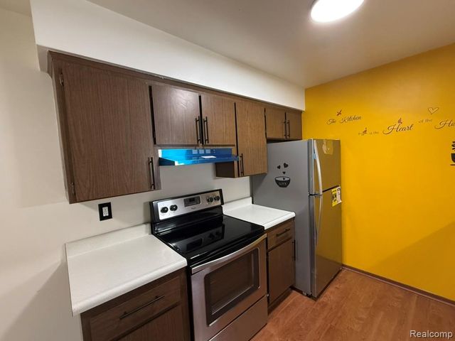 19585 Masonic Boulevard 21, Roseville, MI 48066