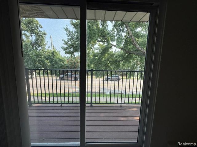 19585 Masonic Boulevard 21, Roseville, MI 48066