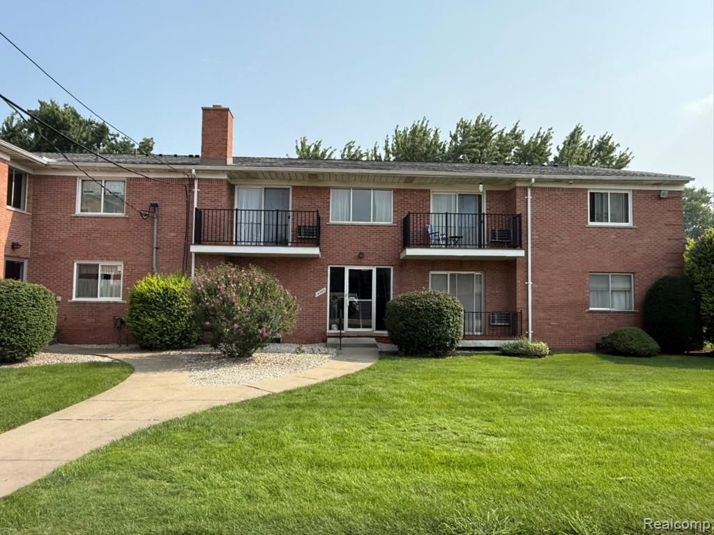 19585 Masonic Boulevard 21, Roseville, MI 48066