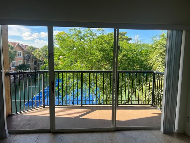 8821 Wiles Rd 306, Coral Springs, FL 33067