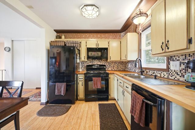 4361 Bear Path Trail, Eagan, MN 55122