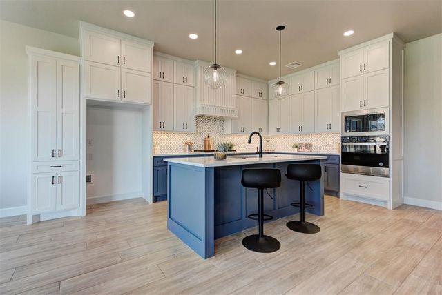 10420 SW 49th Street, Mustang, OK 73064