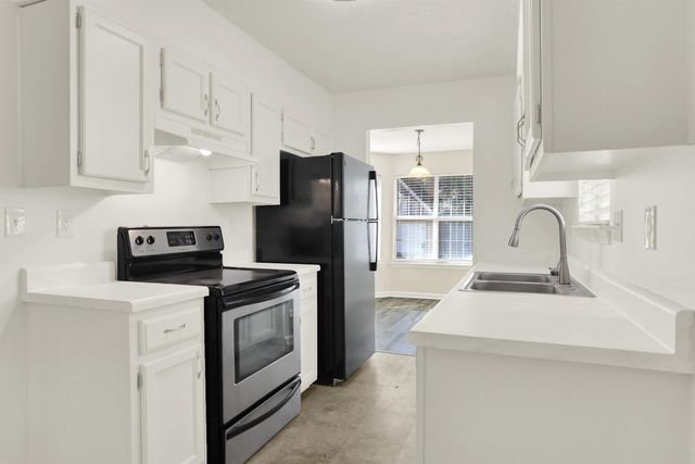 8394 PALM SPRINGS DR, Memphis, TN 38016