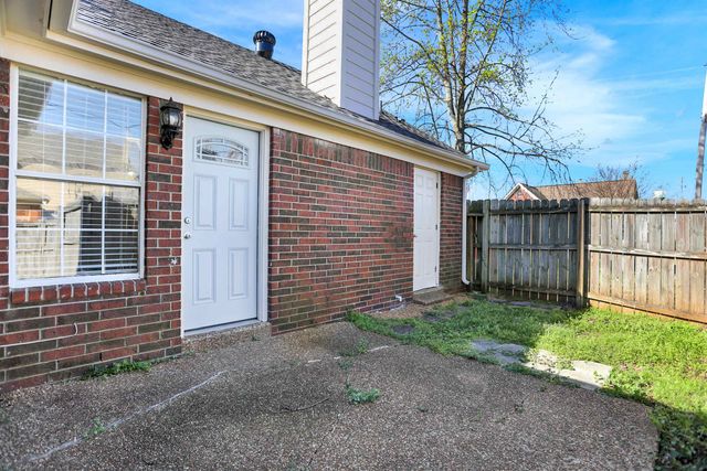 8394 PALM SPRINGS DR, Memphis, TN 38016