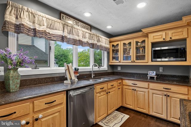 63 RUTHERFORD CIR, Sterling, VA 20165