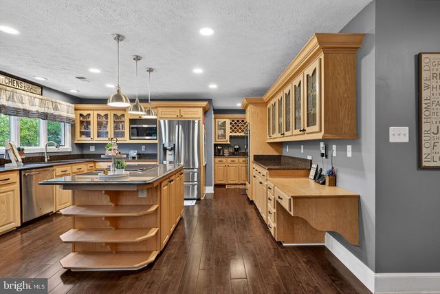63 RUTHERFORD CIR, Sterling, VA 20165