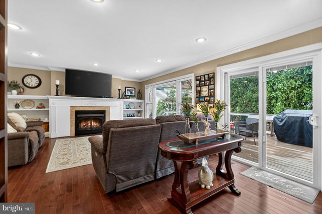 63 RUTHERFORD CIR, Sterling, VA 20165