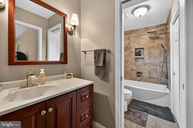 63 RUTHERFORD CIR, Sterling, VA 20165