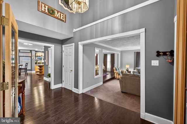 63 RUTHERFORD CIR, Sterling, VA 20165