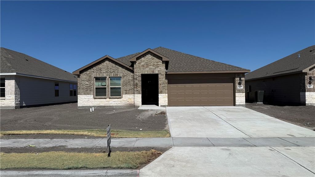 1418 Irigoyen St, Corpus Christi, TX 78415