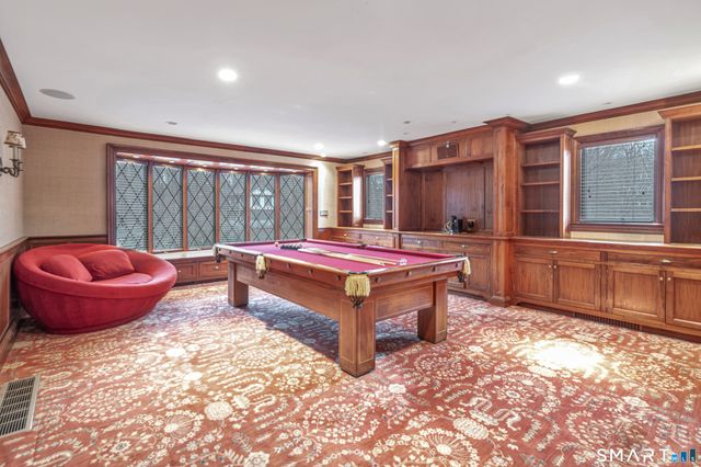 10 White Oak Farm Road, Newtown, CT 06470