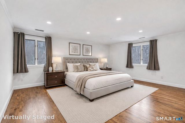 10 White Oak Farm Road, Newtown, CT 06470