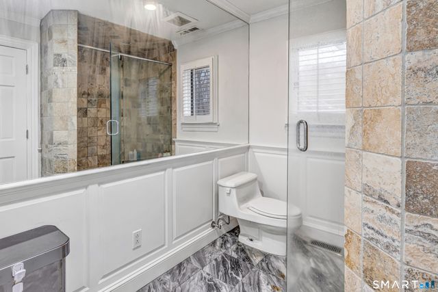 10 White Oak Farm Road, Newtown, CT 06470