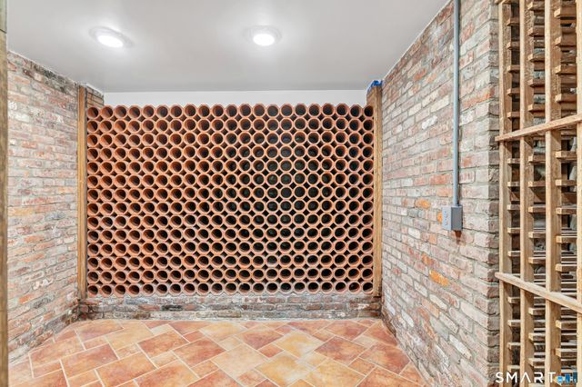 10 White Oak Farm Road, Newtown, CT 06470