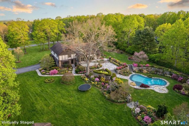 10 White Oak Farm Road, Newtown, CT 06470