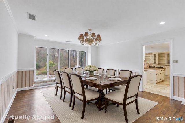 10 White Oak Farm Road, Newtown, CT 06470