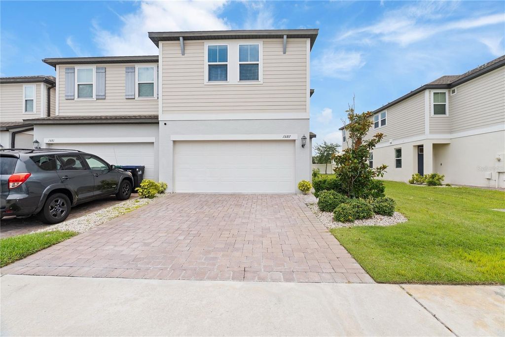 Image 2 of property listing at 15187 WILLOW ARBOR CIRCLE, Orlando, FL 32824