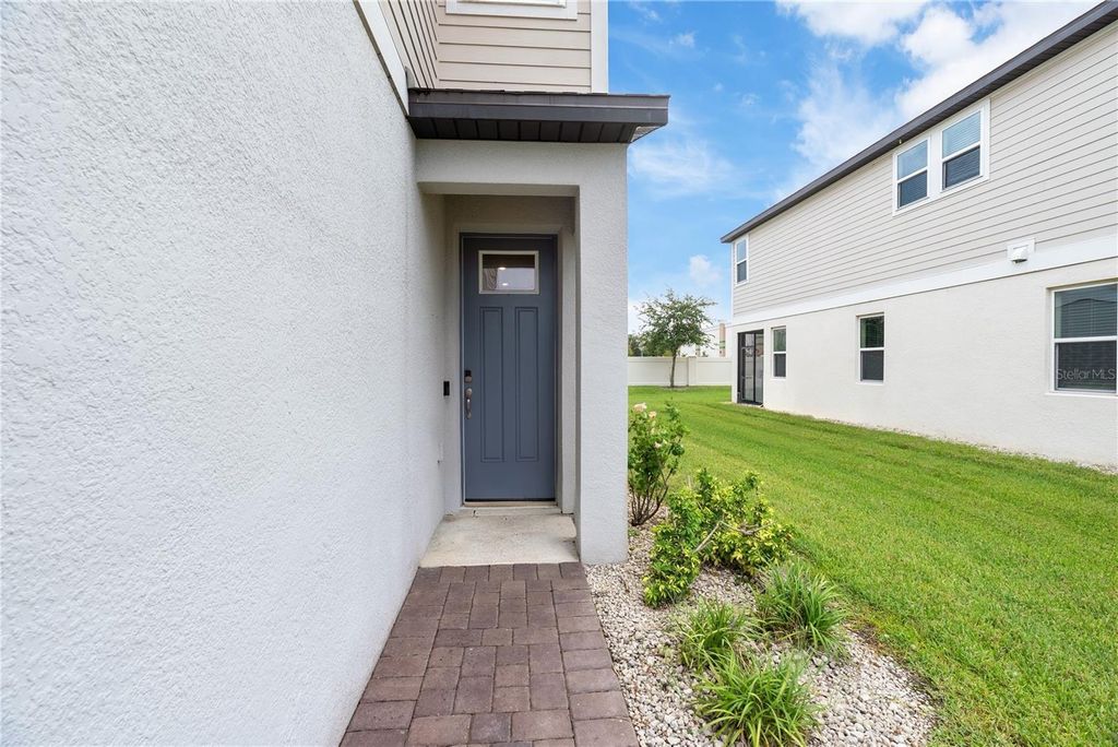 Image 3 of property listing at 15187 WILLOW ARBOR CIRCLE, Orlando, FL 32824