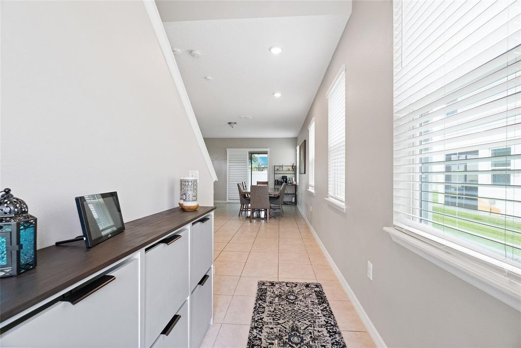 Image 4 of property listing at 15187 WILLOW ARBOR CIRCLE, Orlando, FL 32824