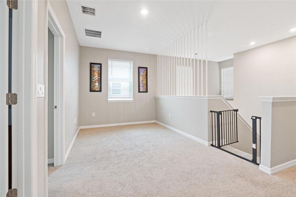 Image 31 of property listing at 15187 WILLOW ARBOR CIRCLE, Orlando, FL 32824