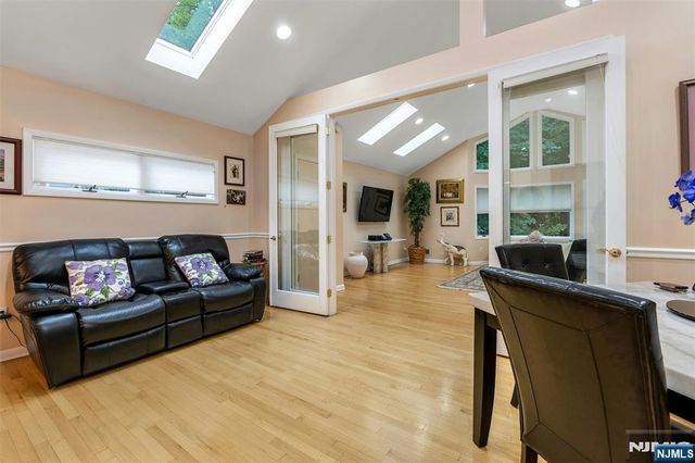 526 Rutland Avenue, Teaneck, NJ 07666