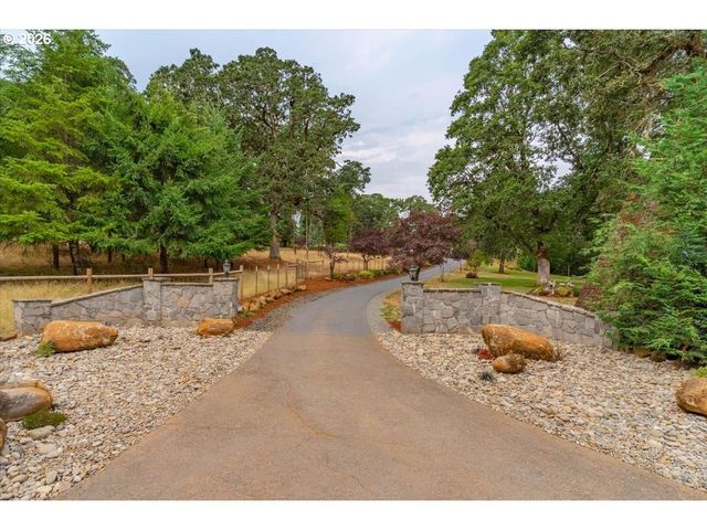6193 Se 81ST Ave, Salem, OR 97317