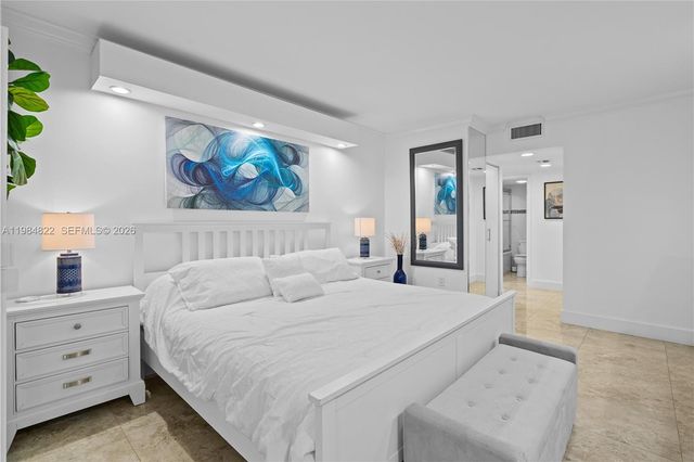 3675 N Country Club Dr 1907, Aventura, FL 33180