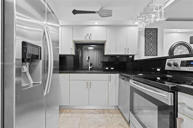 3675 N Country Club Dr 1907, Aventura, FL 33180