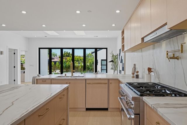 2442 Hampton Avenue, Redwood City, CA 94061
