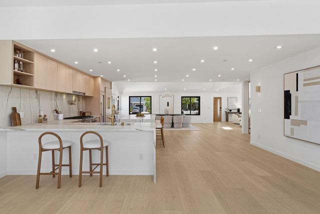 2442 Hampton Avenue, Redwood City, CA 94061
