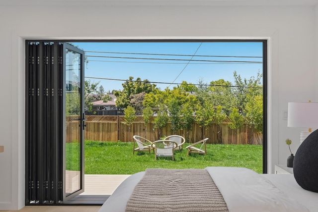 2442 Hampton Avenue, Redwood City, CA 94061