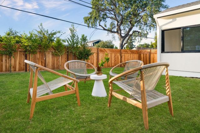 2442 Hampton Avenue, Redwood City, CA 94061