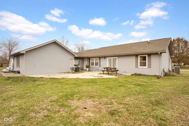 5250 N Camelot Way, North Vernon, IN 47265