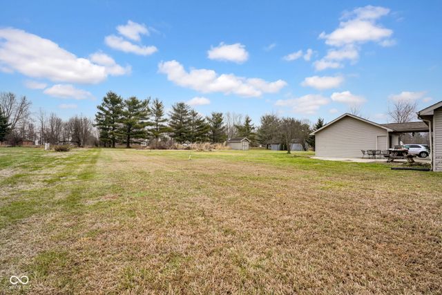 5250 N Camelot Way, North Vernon, IN 47265