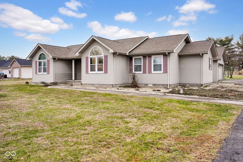 5250 N Camelot Way, North Vernon, IN 47265