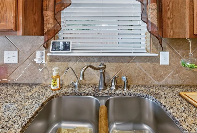2968 Mistywood Ln, Schertz, TX 78108