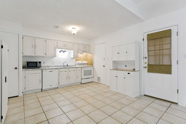 42 Lakewood Drive, Hickory Creek, TX 75065