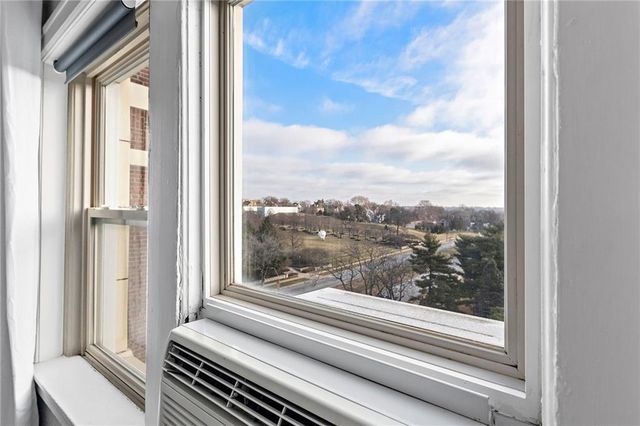 323 Emanuel Cleaver II Boulevard 8C, Kansas City, MO 64112