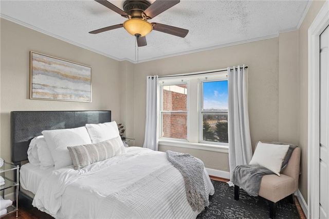 323 Emanuel Cleaver II Boulevard 8C, Kansas City, MO 64112