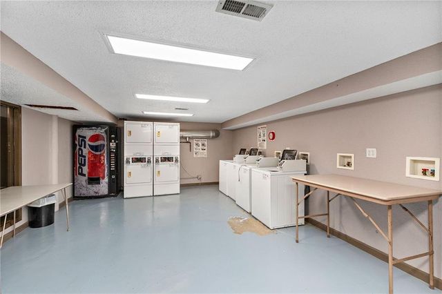 323 Emanuel Cleaver II Boulevard 8C, Kansas City, MO 64112