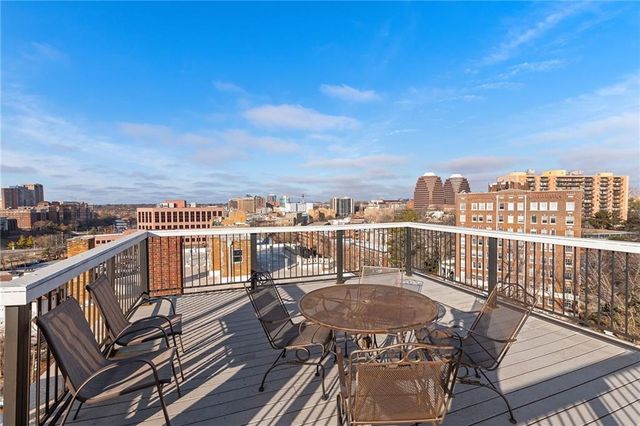 323 Emanuel Cleaver II Boulevard 8C, Kansas City, MO 64112