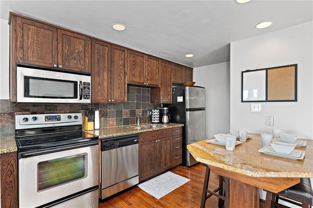 323 Emanuel Cleaver II Boulevard 8C, Kansas City, MO 64112